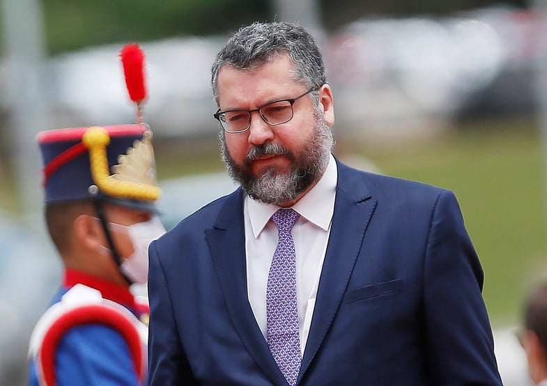 Ernesto Araújo pede licença e deixa Itamaraty por um ano