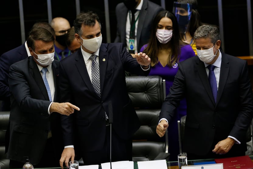 Banqueiros e empresários mandam Centrão tutelar Bolsonaro