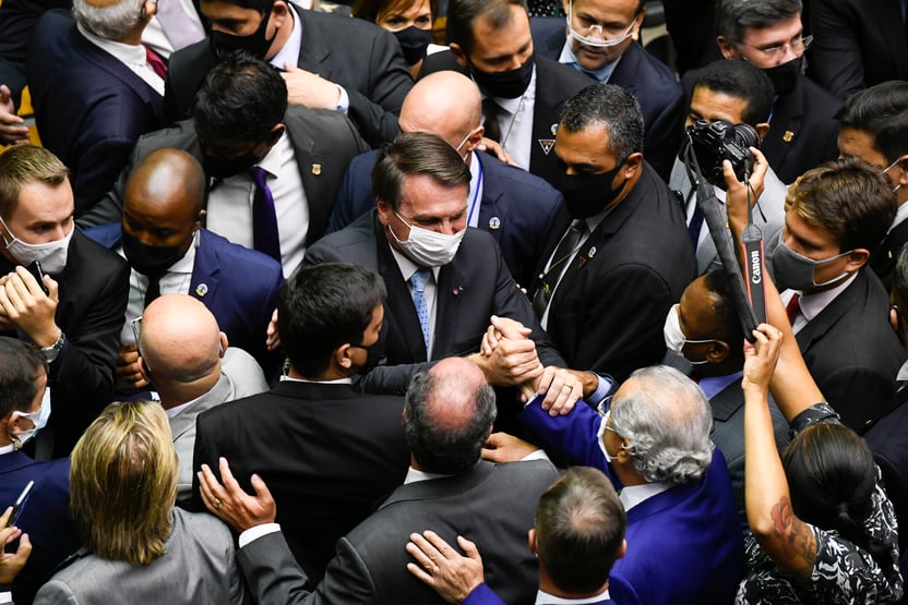 A linha vermelha do Centrão