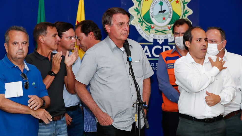 Prefeito de Rio Branco demite jornalista que fez Bolsonaro fugir de entrevista