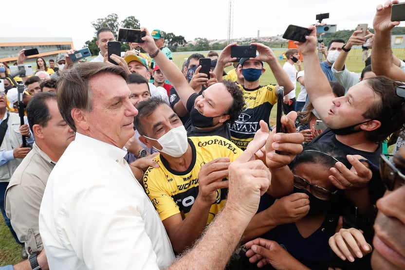Pandemia que estava no finalzinho agora veio para ficar, diz Bolsonaro