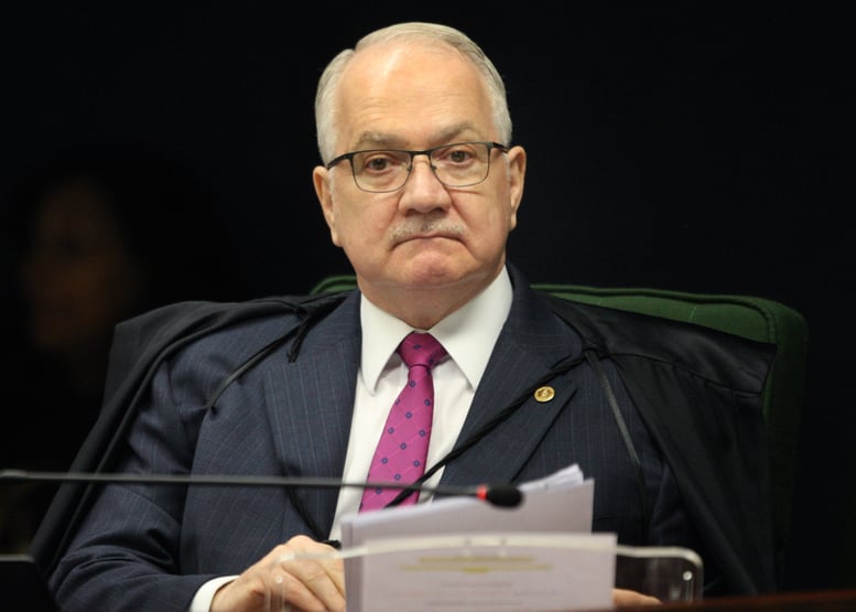 Edson Fachin é eleito presidente do TSE
