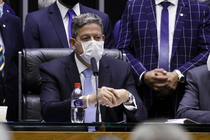 Lira adia para amanhã eleição da Mesa Diretora