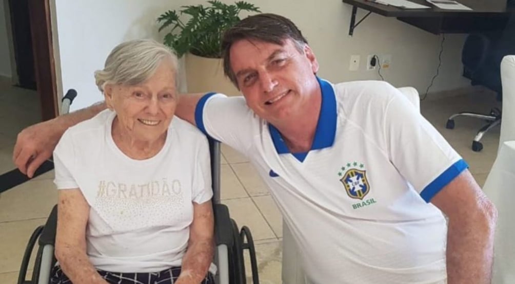Morre a mãe de Jair Bolsonaro