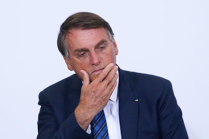 Vai comprar vacina! Só se for na casa da tua mãe, diz Bolsonaro
