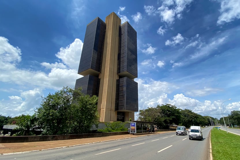 Atividade econômica cai 0,99% em janeiro, diz Banco Central