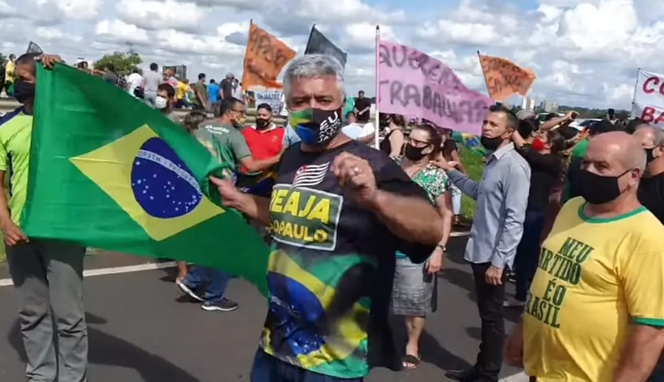 Major Olimpio participou de protesto contra lockdown em Bauru; usava máscara