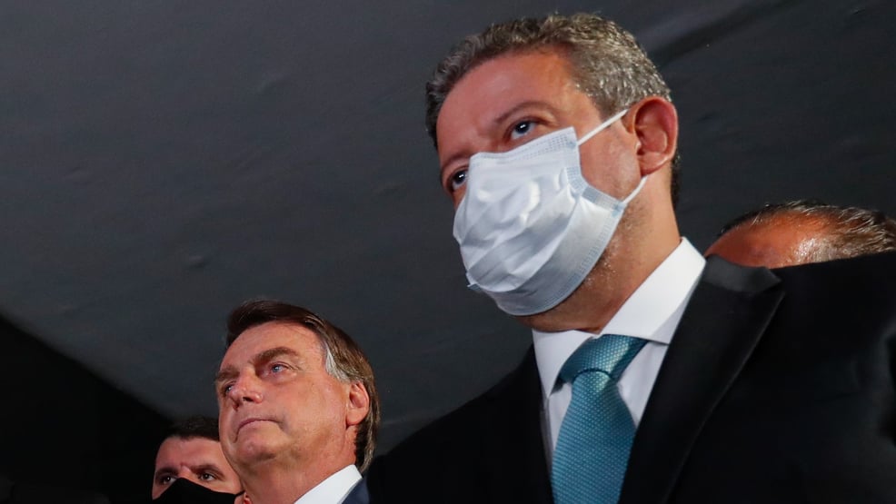 Urgente: após chantagens de Lira, PEC dos Precatórios passa em segundo turno