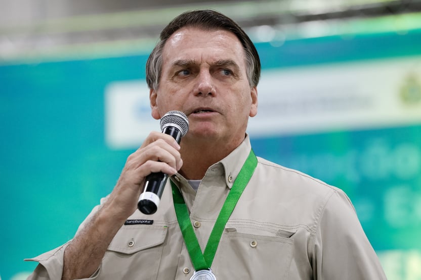 Bolsonaro descartou plano da Secom que previa vaciná-lo antes