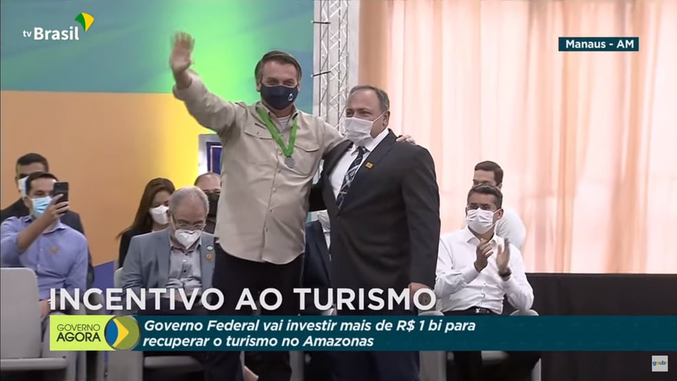 Em Manaus, Pazuello ganha saudação especial do ministro do Turismo e aceno de Bolsonaro