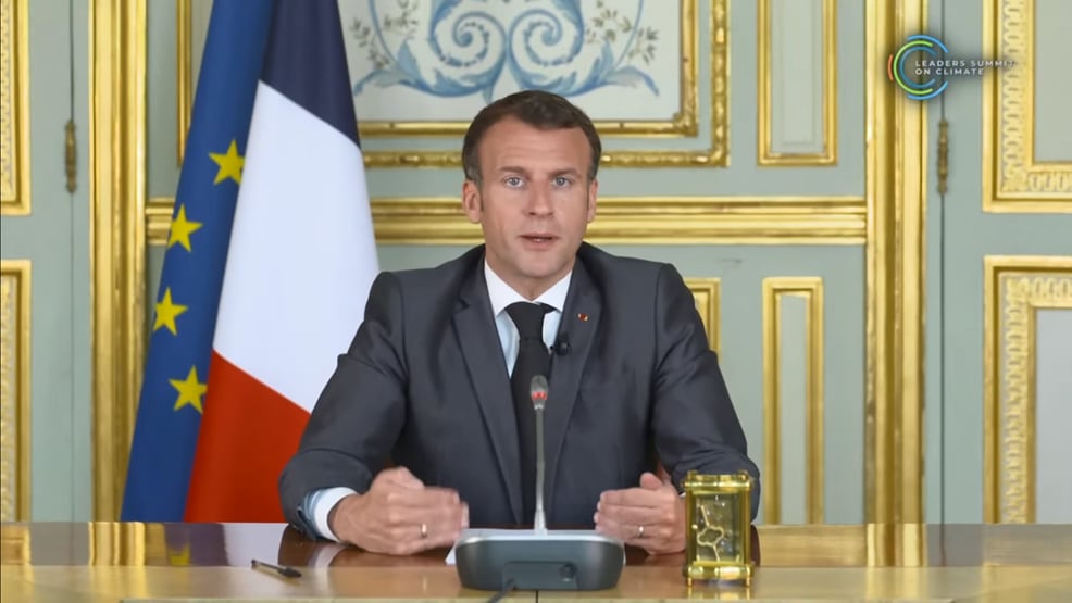 Macron diz que pretende “irritar” não vacinados; oposição reage
