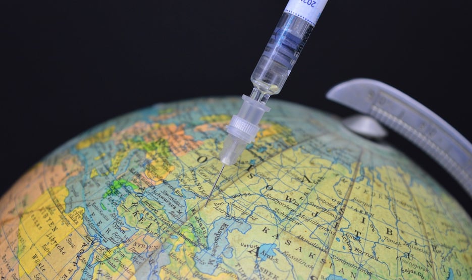 OMS muda orientação e recomenda ampliação da dose de reforço