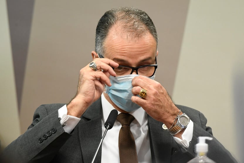 ‘Não é motivo de pânico’, diz presidente da Anvisa sobre veto de lotes da Coronavac