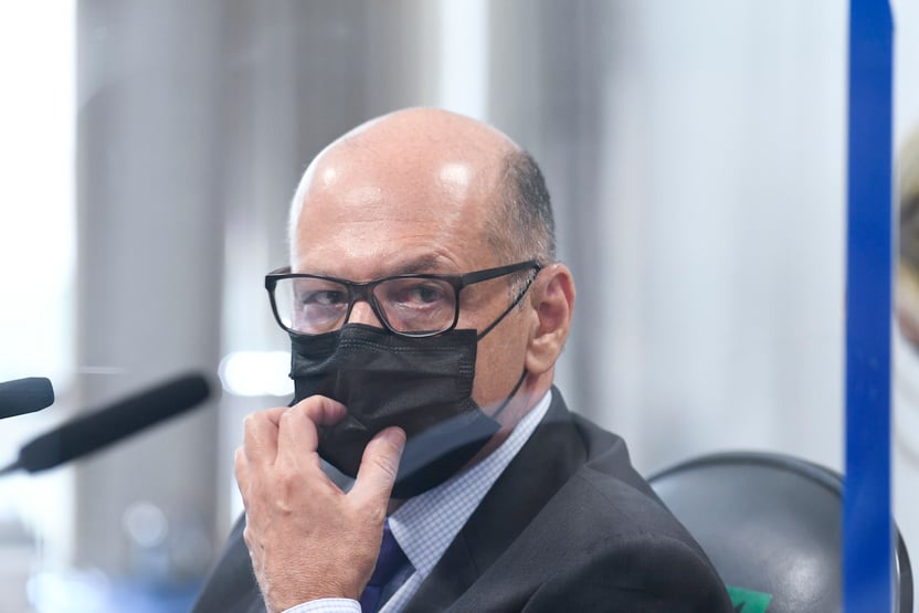 Queiroga usa ‘desculpa’ para deixar Coronavac de fora do reforço, diz Covas