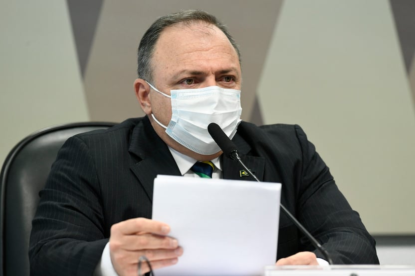 ‘Bolsonaro não me orientou a cancelar coletivas’, diz Pazuello