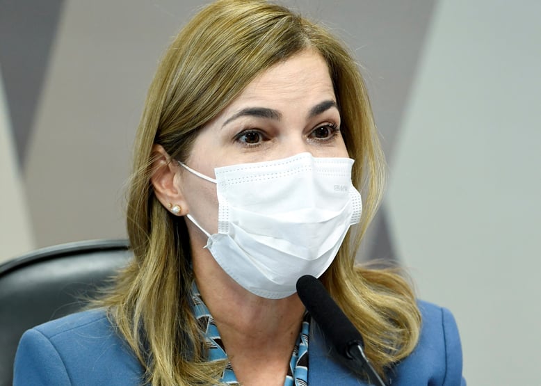 ‘Vidas poderiam ter sido salvas se medicamentos não fossem criminalizados’, diz Mayra Pinheiro