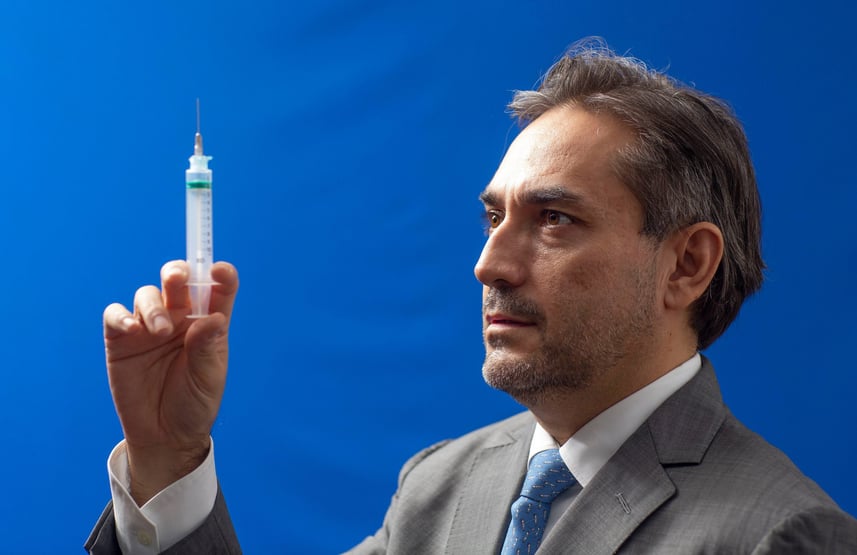 14 mil brasileiros podem ter morrido porque Bolsonaro não comprou vacina da Pfizer