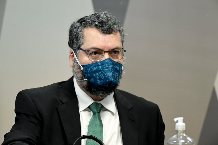 Ernesto Araújo: “Putin não vai parar na Ucrânia”
