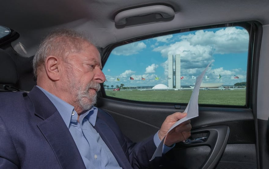 Lula cobra R$ 815 mil da OAS por parcelas do triplex