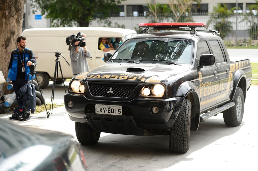 PF deflagra operação contra tráfico internacional de armas