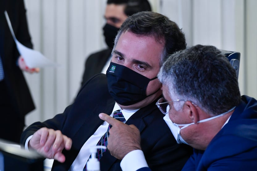 “Rodrigo Pacheco vai prorrogar amanhã a CPI da Covid”, diz Omar Aziz