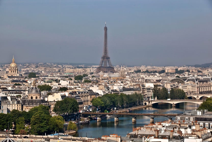 Covid: uso de máscara voltará a ser obrigatório nas ruas de Paris