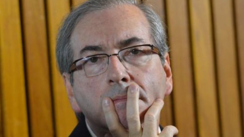 Livre, Cunha prepara sessão de autógrafos e visita a Brasília