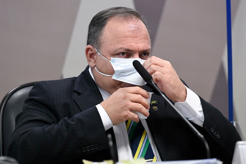 “Eu não comprei nenhum comprimido de hidroxicloroquina”, diz Pazuello