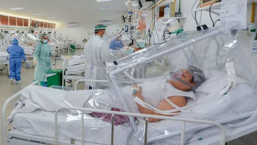 Média de mortes por Covid cai para patamar de abril de 2020