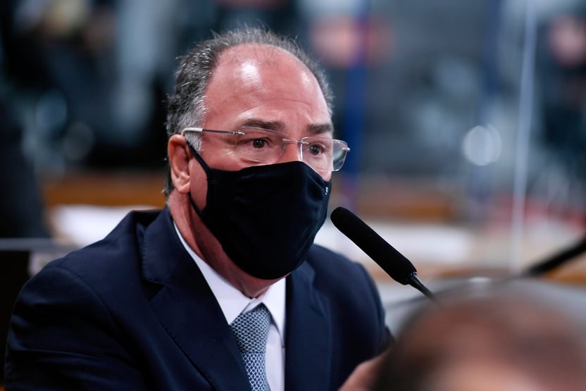 PEC dos Precatórios: relator contraria Guedes e ‘carimba’ recursos para Auxílio Brasil