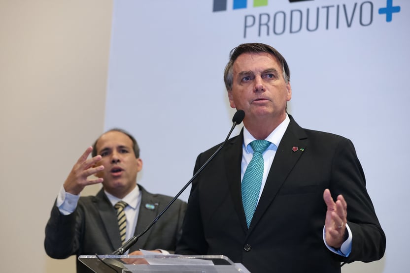 Bolsonaro liga Randolfe, Aziz e irmão de Renan à Covaxin