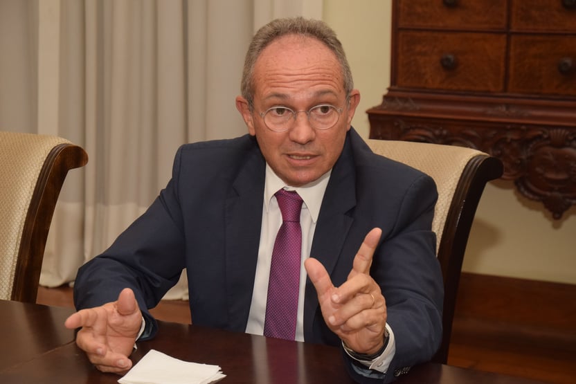 “Vou pedir ao eleitor que faça aquilo que os líderes não foram capazes”