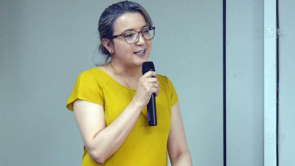 “Dose de reforço é estratégia para barrar nova onda”, diz secretária do Ministério da Saúde