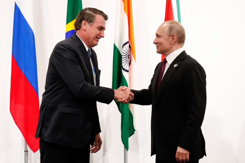Bolsonaro tem “responsabilidade” de confrontar Putin, dizem os EUA