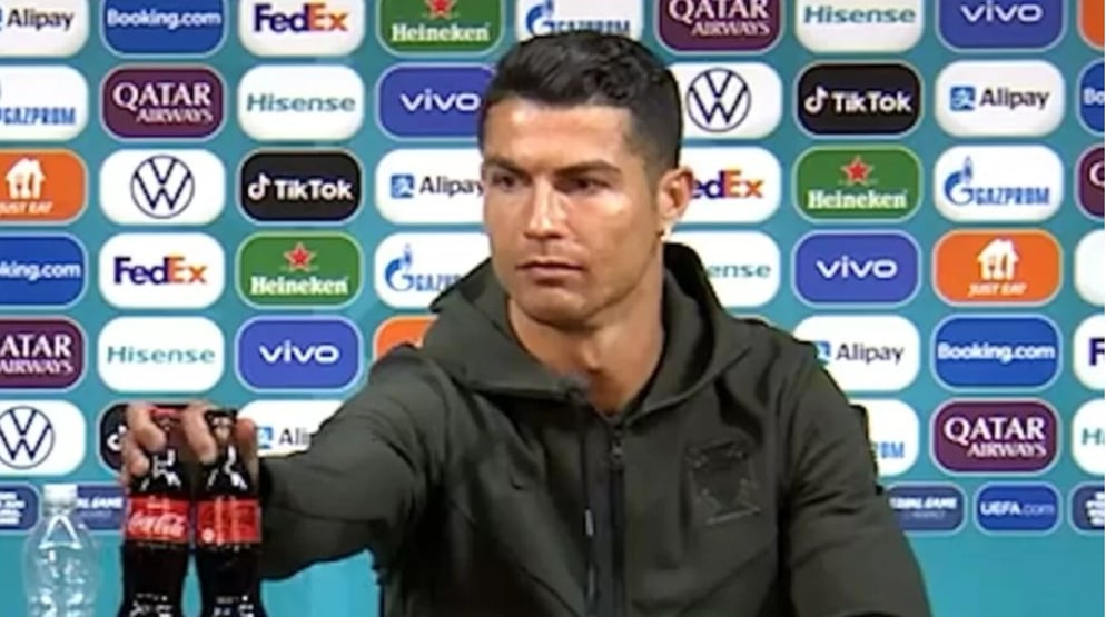 Manchester United anuncia contratação de Cristiano Ronaldo