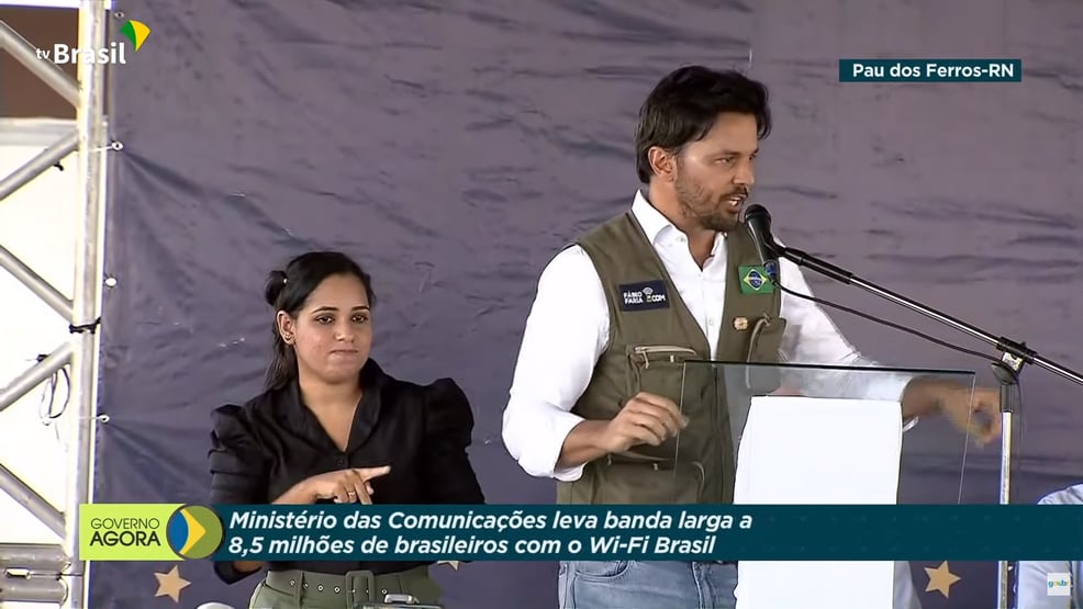 Em comício com dinheiro público, Faria chama governadora do RN de mentirosa e cara-de-pau