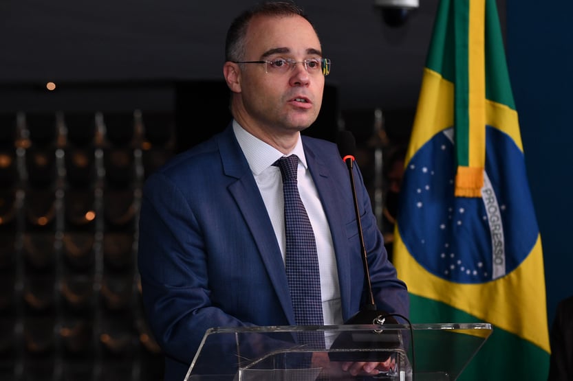 Graças a iniciativas de Kassio, Mendonça participará de votações de interesse do Planalto