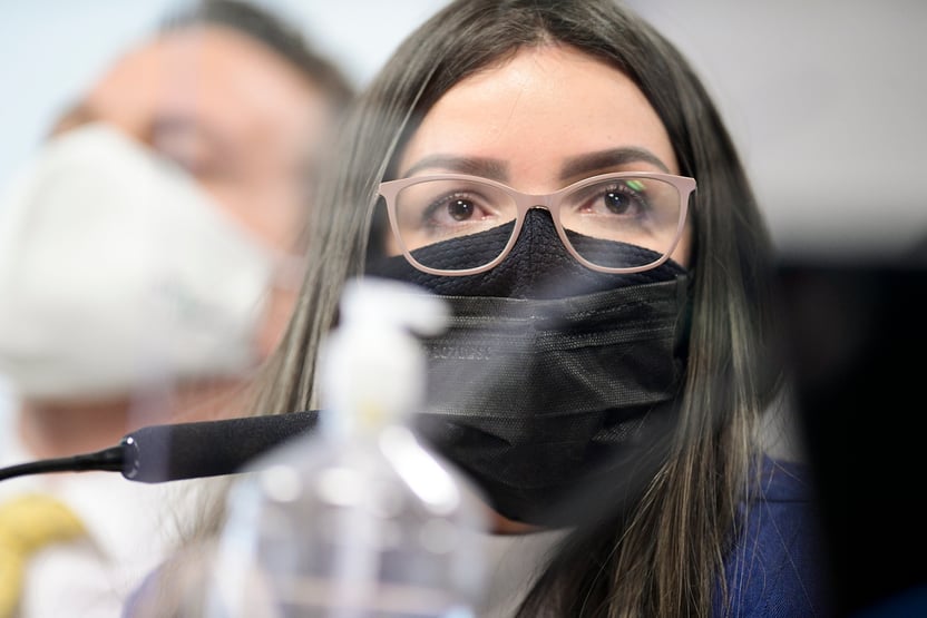 Diretora da Precisa diz que pagamento em nome de offshore é normal, mas é desmentida por senador