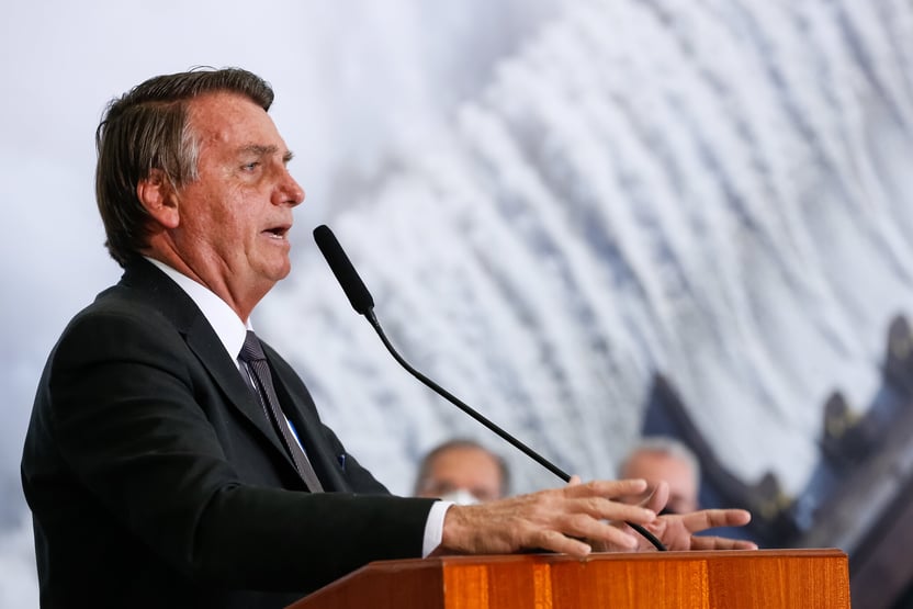O sociopata tem de ser impedido de sabotar a terceira dose da vacina