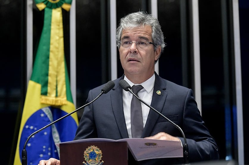 A ponte entre Lula e os militares