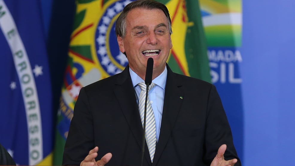 “Barroso é contra a democracia? Parece que é”, afirma Bolsonaro