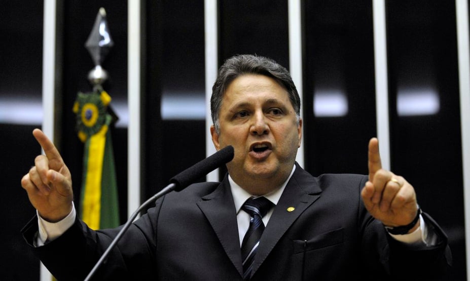 “Partidos são como fantasia de carnaval, você usa e depois descarta”