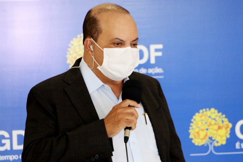 Vacinação de Ibaneis no DF é capenga, frágil e inconsistente