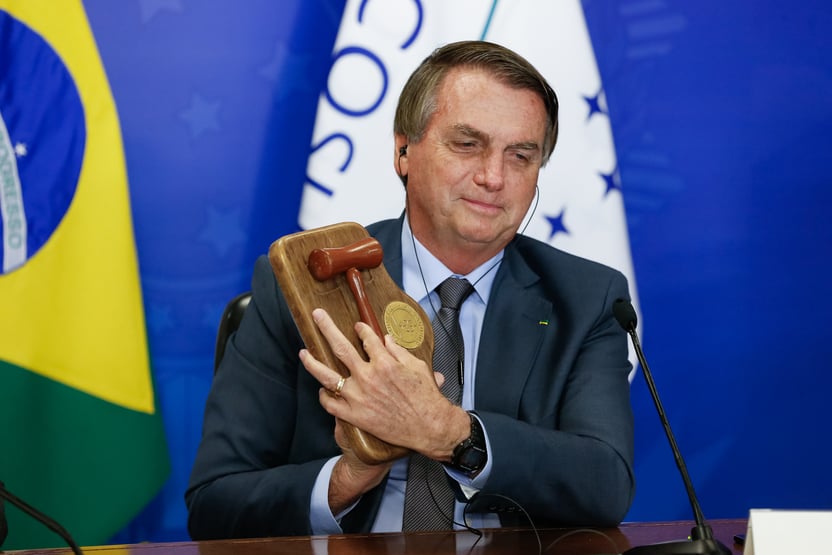 “Corremos o risco de não termos eleições ano que vem”, ameaça Bolsonaro