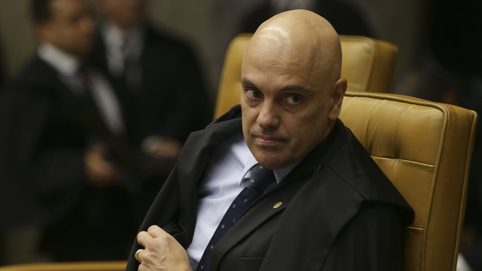 Entrevista de Bolsonaro é incluída por Moraes em inquérito sobre interferência na PF