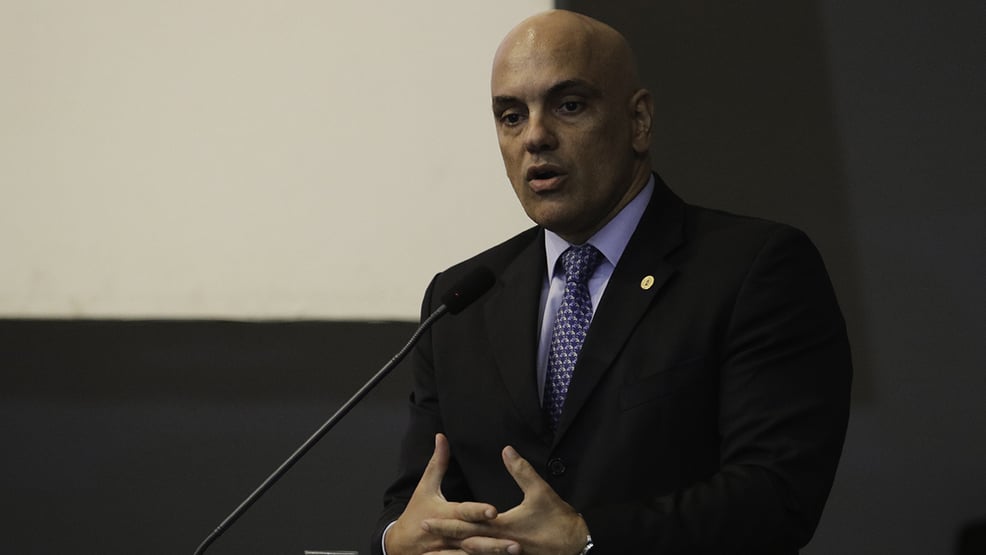 Moraes nega pedido da PGR para arquivar ações contra Bolsonaro