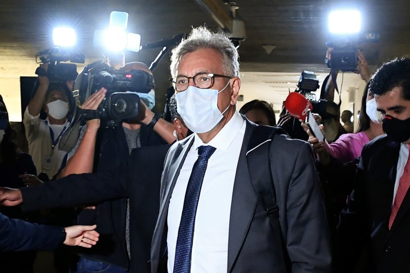 Presidente de instituto bolsonarista se recusa explicar relação com Elcio Franco