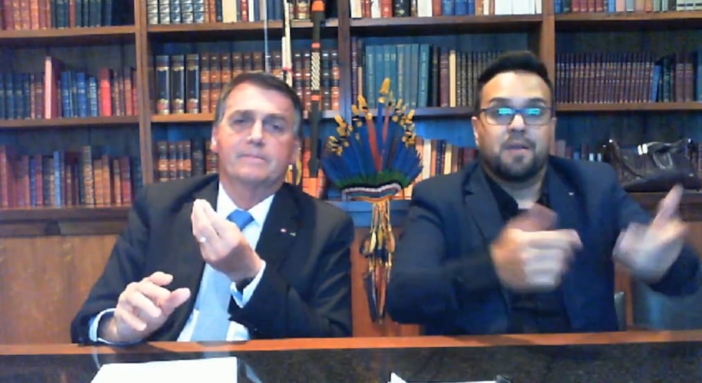 Em live, Bolsonaro chama Barroso de mentiroso e tapado