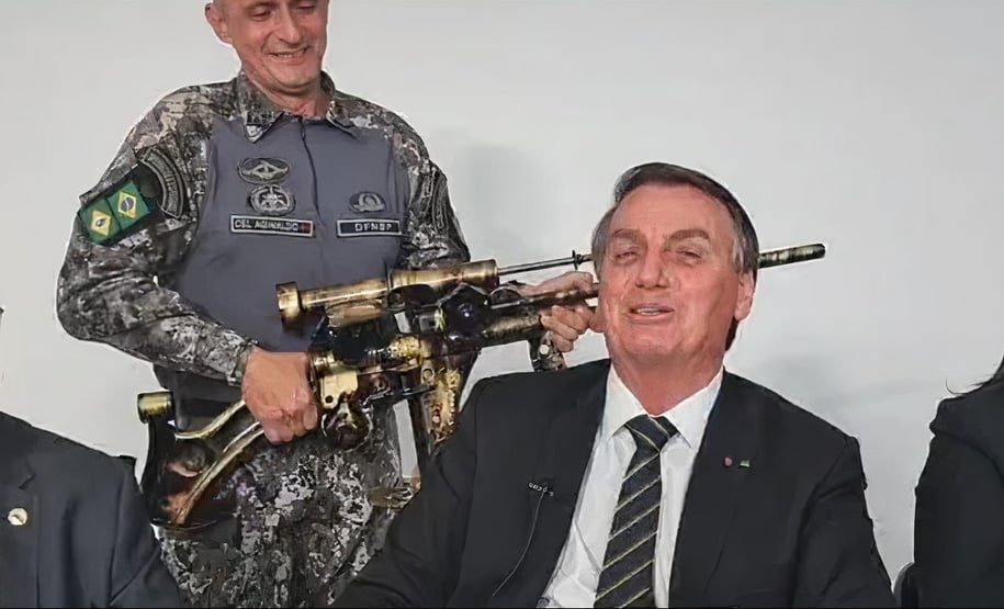 Jair Maria Antonieta Bolsonaro contra os paulistas