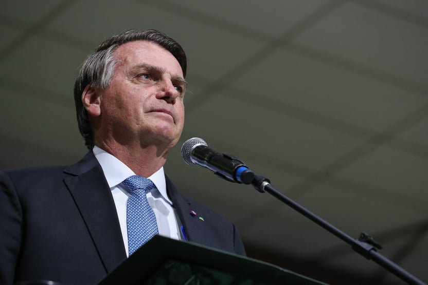 Urgente: Jair Bolsonaro apresenta pedido de impeachment de Alexandre de Moraes